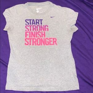 A girl’s nike tee shirt